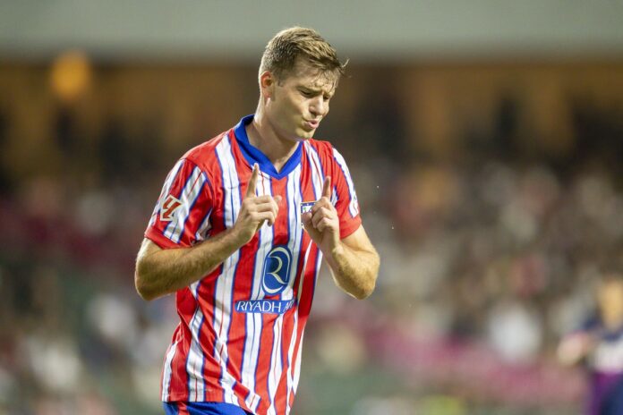 Alexander Sørloth con la maglia dell'Atletico Madrid