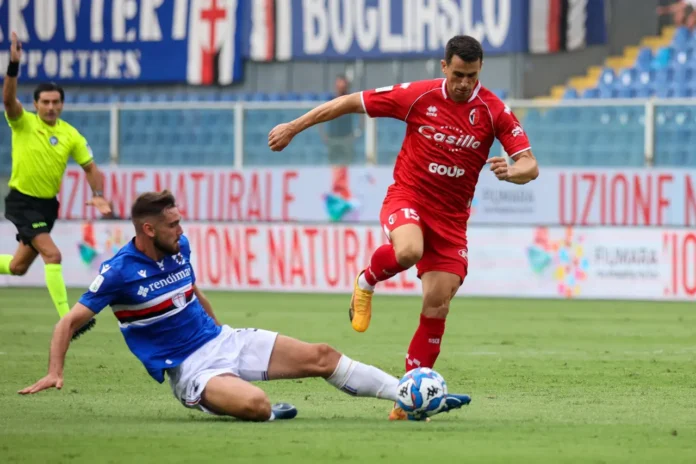 Kevin Lasagna con la maglia del Bari