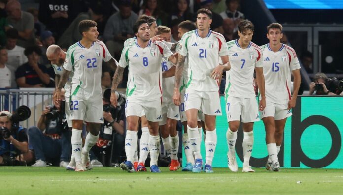 La nazionale Italiana in goal contro la Francia