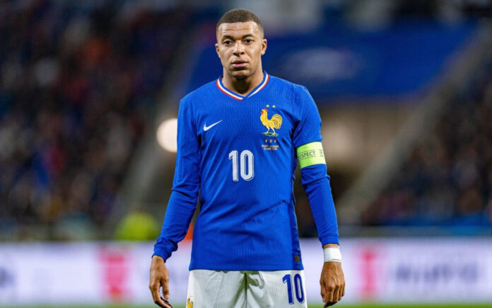 Mbappé con la maglia della Francia